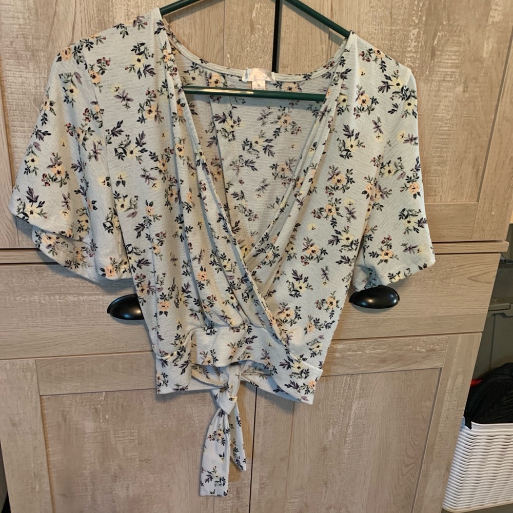 Floral Tie-Front V-Neck Blouse in Light Blue